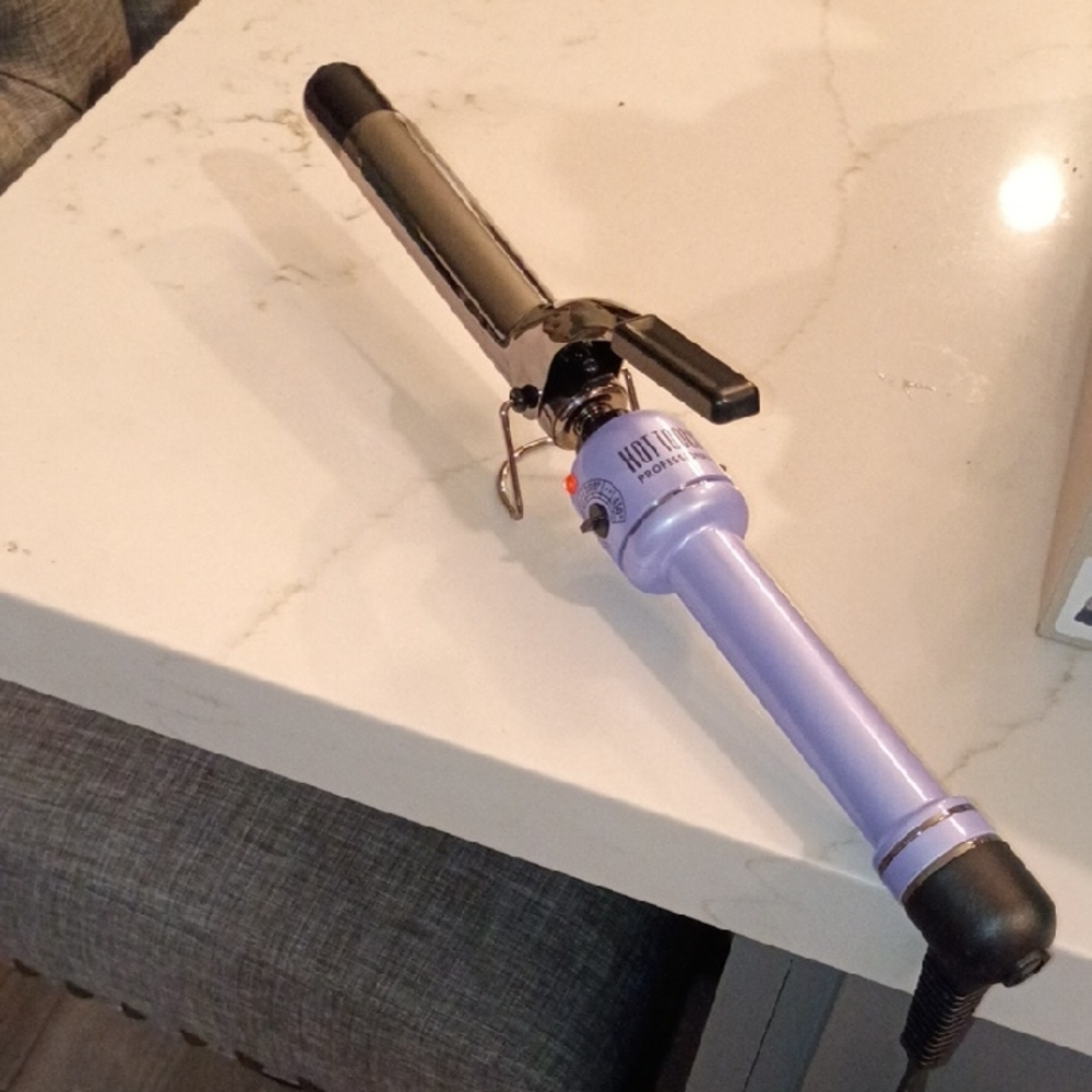 Hot Tools Professional Metallic Purple Curling Iron 280- 450 Degrees Like New